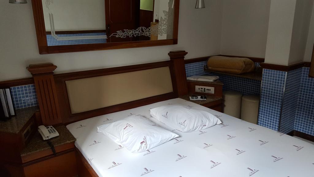 Hotel Três Poderes 2*